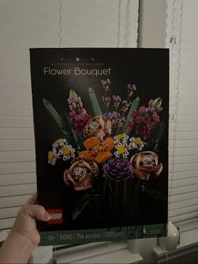 LEGO Flower Bouquet Botanical Collection - Multicolor - UNOPENED!